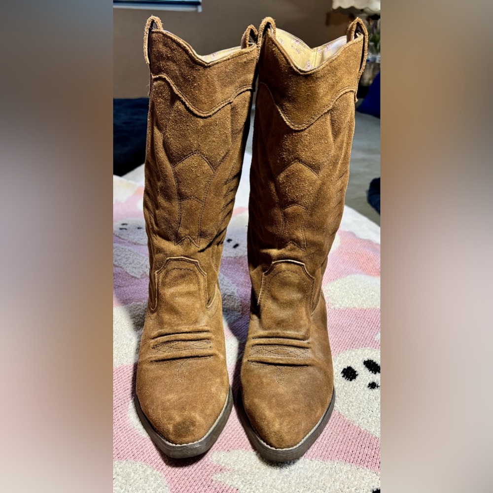 Roxy Tan Suede Western-Style Boots with Floral Lining - Picture 2 of 5